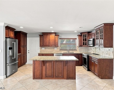 6574 Trail Boulevard - Photo Thumbnail 6