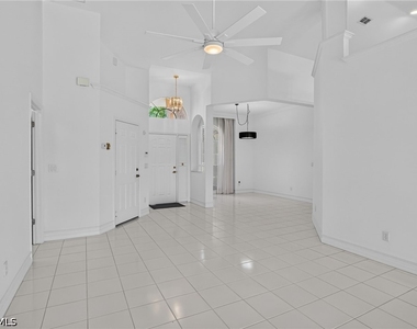 2126 E Crown Point - Photo Thumbnail 4