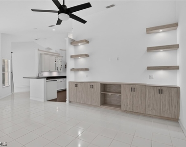 2126 E Crown Point - Photo Thumbnail 15
