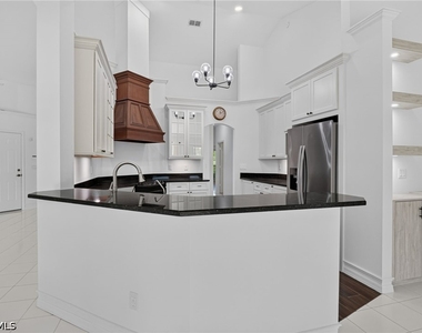 2126 E Crown Point - Photo Thumbnail 10