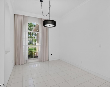 2126 E Crown Point - Photo Thumbnail 6