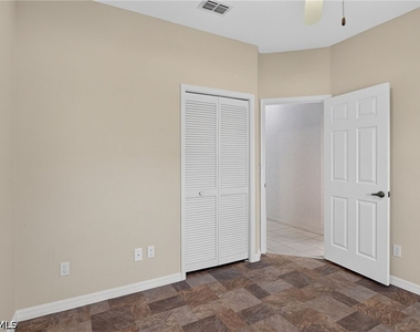 2126 E Crown Point - Photo Thumbnail 30