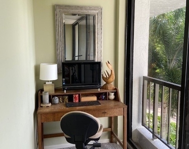 2305 Gulf Shore Boulevard N - Photo Thumbnail 19