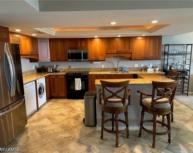 2305 Gulf Shore Boulevard N - Photo Thumbnail 7