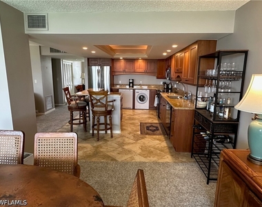 2305 Gulf Shore Boulevard N - Photo Thumbnail 6
