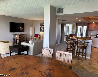2305 Gulf Shore Boulevard N - Photo Thumbnail 5