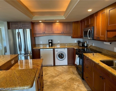 2305 Gulf Shore Boulevard N - Photo Thumbnail 8