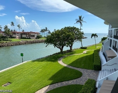 2305 Gulf Shore Boulevard N - Photo Thumbnail 1