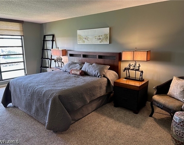 2305 Gulf Shore Boulevard N - Photo Thumbnail 10