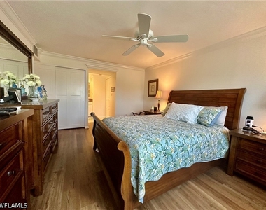 555 Park Shore Drive - Photo Thumbnail 18
