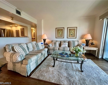 555 Park Shore Drive - Photo Thumbnail 9