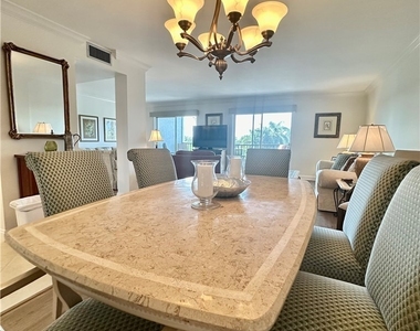 555 Park Shore Drive - Photo Thumbnail 12