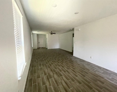 25588 Northpark Palm Drive - Photo Thumbnail 6