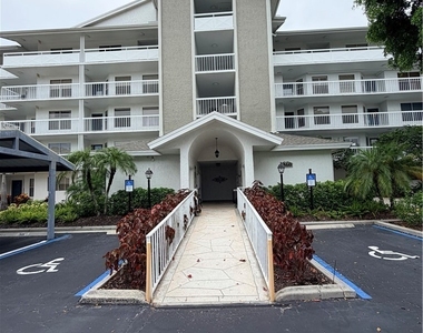 360 Horsecreek Drive - Photo Thumbnail 13