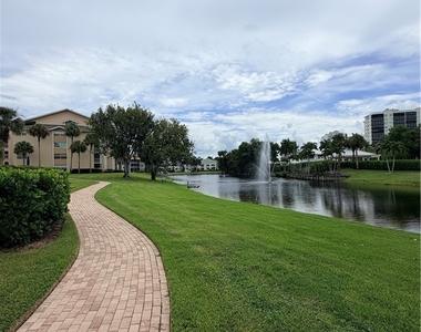 360 Horsecreek Drive - Photo Thumbnail 22