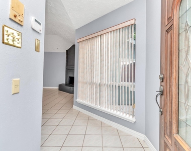 16206 New Field Drive - Photo Thumbnail 5