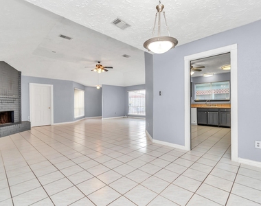 16206 New Field Drive - Photo Thumbnail 11