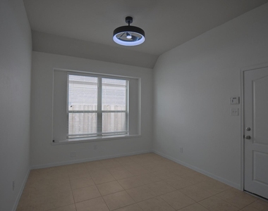 3519 Dryer Park Drive - Photo Thumbnail 14