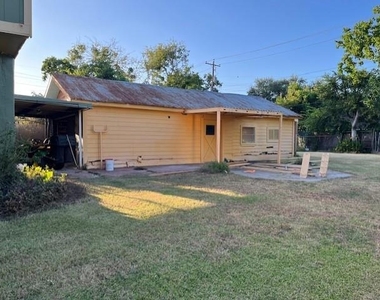 1806 N Avenue S - Photo Thumbnail 20