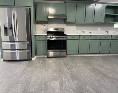 1806 N Avenue S - Photo Thumbnail 5