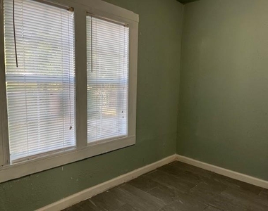 1806 N Avenue S - Photo Thumbnail 19