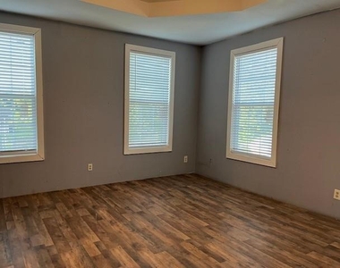 1806 N Avenue S - Photo Thumbnail 23