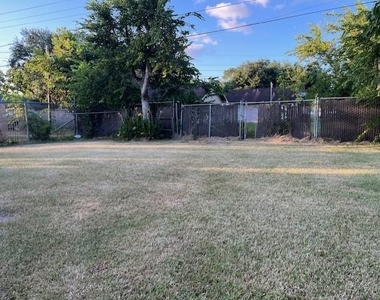 1806 N Avenue S - Photo Thumbnail 33