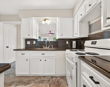 15126 Boudreaux Road - Photo Thumbnail 11