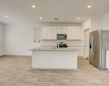 1722 Bryson Heights Drive - Photo Thumbnail 11