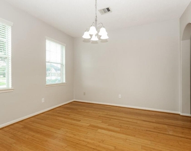 12011 Summer Range Drive - Photo Thumbnail 4
