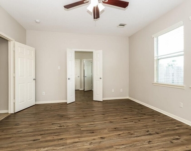 12011 Summer Range Drive - Photo Thumbnail 8