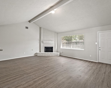 4319 Windrift Drive - Photo Thumbnail 3