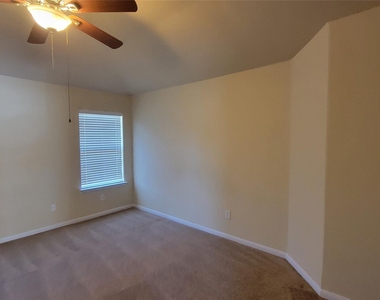 2502 Quiet Sage Lane - Photo Thumbnail 29