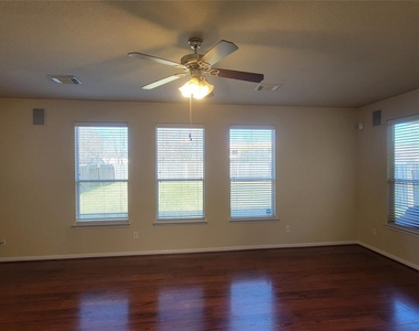 2502 Quiet Sage Lane - Photo Thumbnail 14