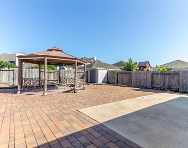 18010 Gable Oak Lane - Photo Thumbnail 12