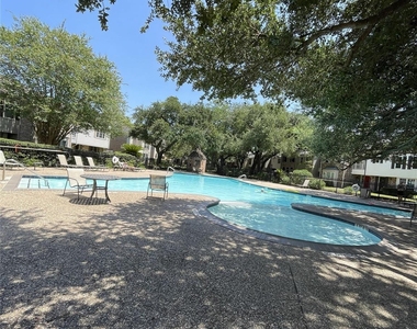 13278 Trail Hollow - Photo Thumbnail 16