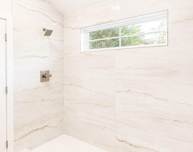 142b College Street - Photo Thumbnail 17