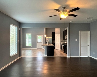 518 Sylvan Grove Lane - Photo Thumbnail 3