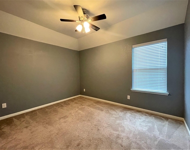 518 Sylvan Grove Lane - Photo Thumbnail 9