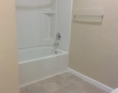 265 W 15th St - Photo Thumbnail 10