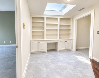 6983 Oakwood Park - Photo Thumbnail 12