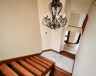 6983 Oakwood Park - Photo Thumbnail 11