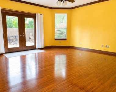 6983 Oakwood Park - Photo Thumbnail 7