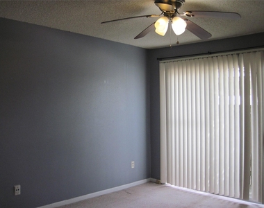3919 Fairmont Parkway - Photo Thumbnail 14