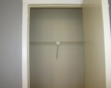 3919 Fairmont Parkway - Photo Thumbnail 8
