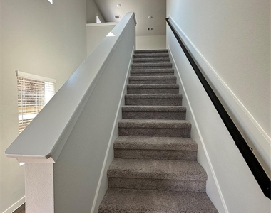 5707 Blue Grama Drive - Photo Thumbnail 8