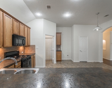 25531 Forest Springs Lake - Photo Thumbnail 28