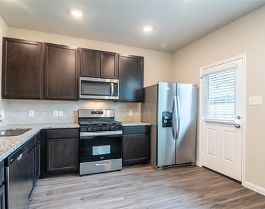 3707 Cub Drive - Photo Thumbnail 9