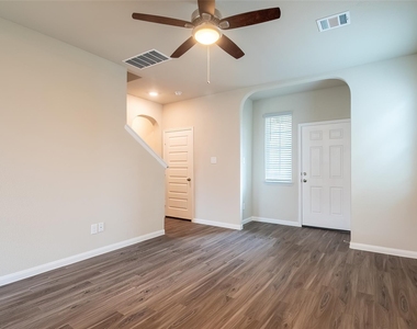 3707 Cub Drive - Photo Thumbnail 6