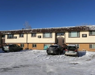 4401 Everett Dr - Photo Thumbnail 2